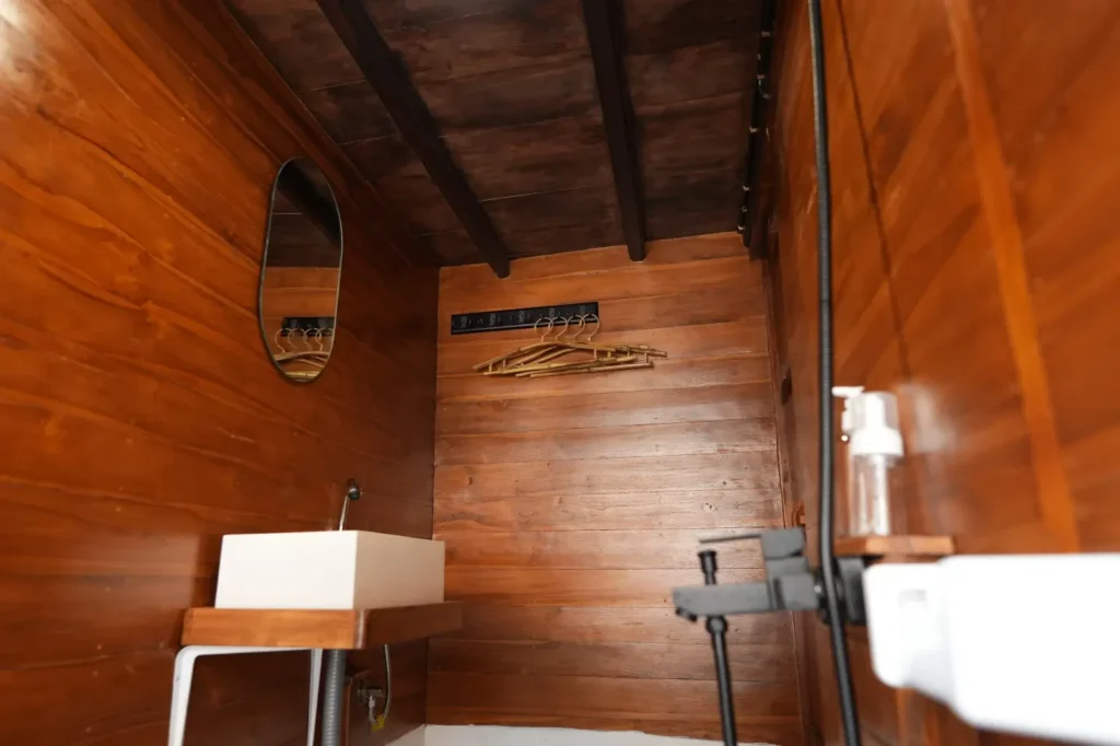 Shakti cabin