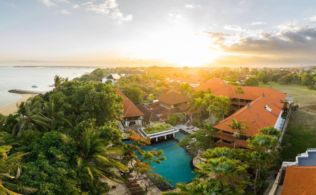 Puri Santrian Beach Resort